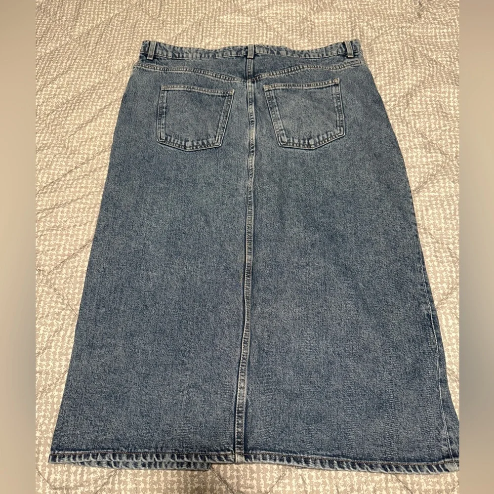 H&M Dark Blue Denim Midi Skirt with Front Slit